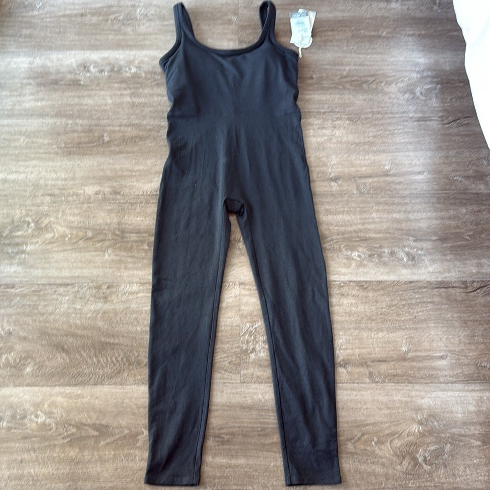 VUORI Halo Essential Jumpsuit Black Heather Size Small NWT 🖤